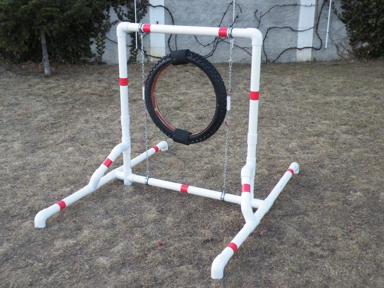 Agility kruhový skok (tire jump)